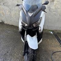 Yamaha xmax 250