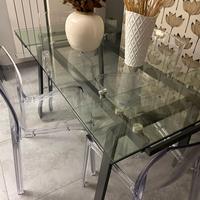 Tavolo cristallo 140-200 cm con sedie