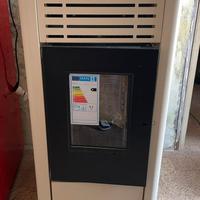 Stufa a pellet - 9,3 kW - nuova non utilizzata