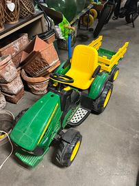 Trattore John Deere elettrico per bambini