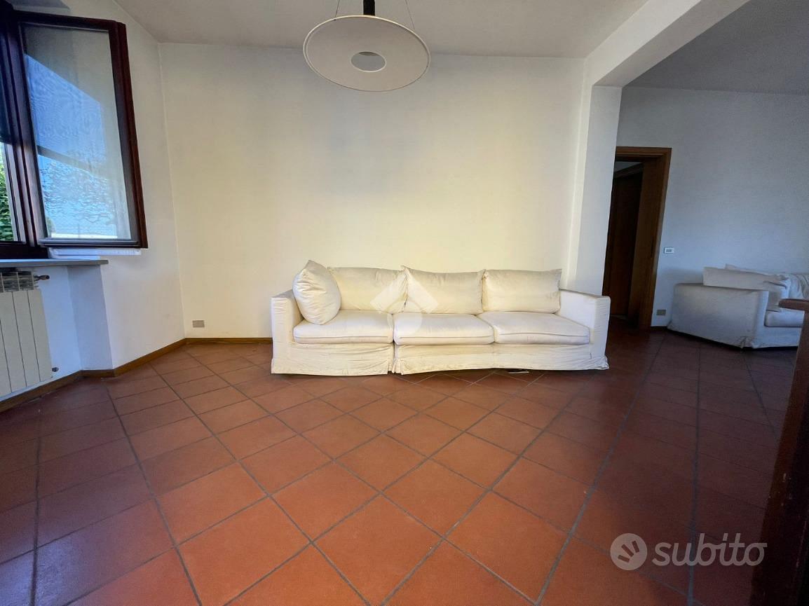 VILLA SINGOLA A NOVARA - Altro