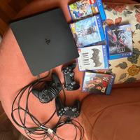 PLAYSTATION 4 (con videogiochi e 3 joystick)