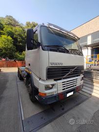 Volvo FH12 420 6X2 scarrabile