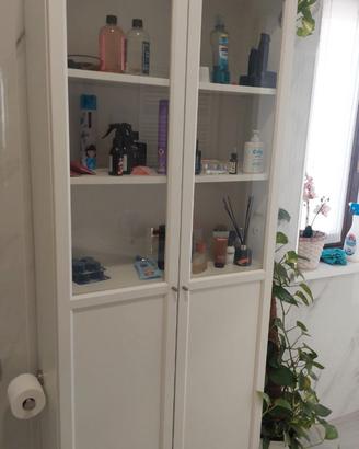 Mobile billy ikea con vetrina