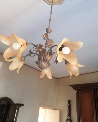 Lampadario e lumi abbinati