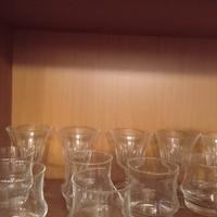 vasto assortimento bicchieri 