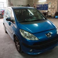 PEUGEOT 1007 ricambi usati