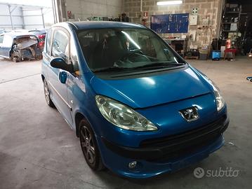 PEUGEOT 1007 ricambi usati