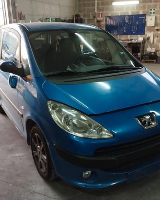 PEUGEOT 1007 ricambi usati