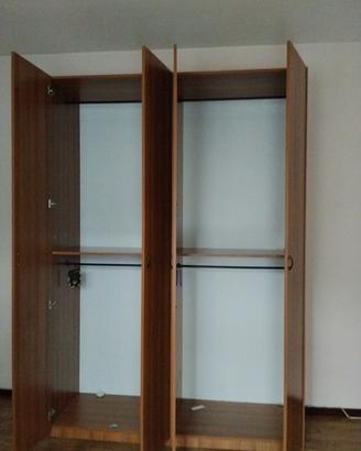 armadio in legno 