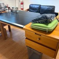 Scrivania e cassettiera anni 70