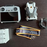 DJI Mini 4 Pro fly more combo con garanzia residua