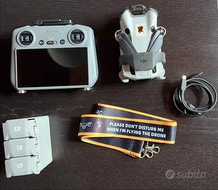 DJI Mini 4 Pro fly more combo con garanzia residua