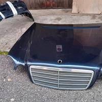 Cofano anteriore e portellone posteriore Mercedes 