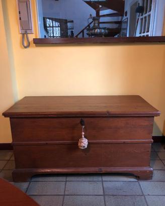 Cassapanca in legno