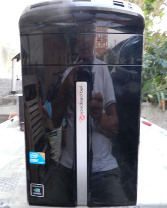 PACKARD BELL DI DIMENSIONI COMPATTE LEGGETE GRAZIE