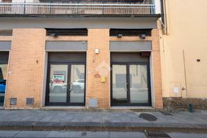NEGOZIO A BAGNO A RIPOLI