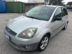 FORD Fiesta 1.4 TDCi 5p. Ghia senza nessun lavor