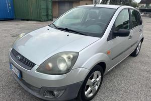 FORD Fiesta 1.4 TDCi 5p. Ghia senza nessun lavor