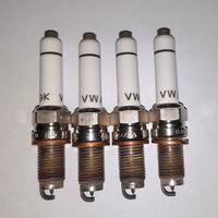 Kit 4 candele originali VW GOLF Audi A3 04e905602a