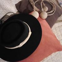 Cappello da gaucho e bolas