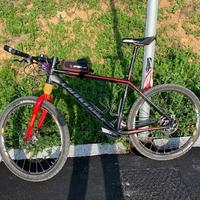 MTB Cannondale 26 pollici , rossa-nera