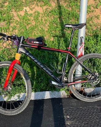 MTB Cannondale 26 pollici , rossa-nera