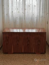 Cassapanca in noce fiammato