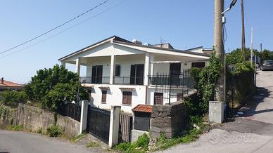 Villa plurifamiliare