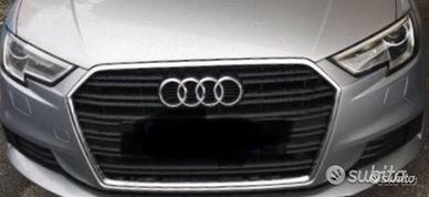 Audi a3 2018 frontale completo
