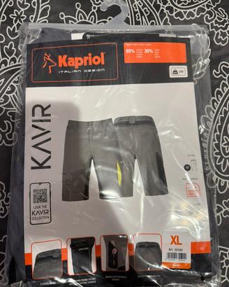 Pantaloni kapriol corti