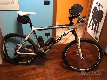 Bicicletta BIANCHI carbonio taglia M. 26