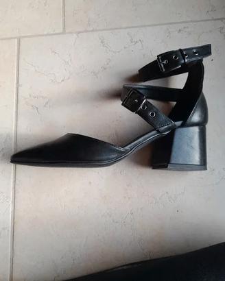 Décolleté Divine Follie pelle nera tacco medio 5,5