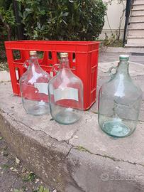 3 fiaschi da 5L con contenitore