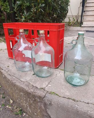 3 fiaschi da 5L con contenitore