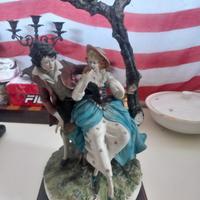 statua coppia di fidanzati