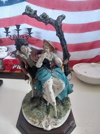 statua coppia di fidanzati