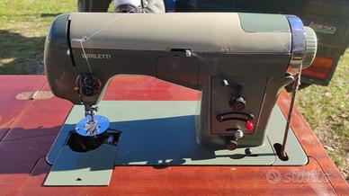 Macchina da cucire vintage Borletti con Mobile