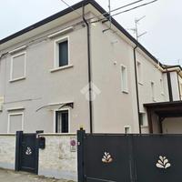 CASA SEMINDIPENDENTE A FERRARA