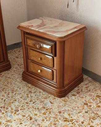 armadio + cassettiera più due  comodini 