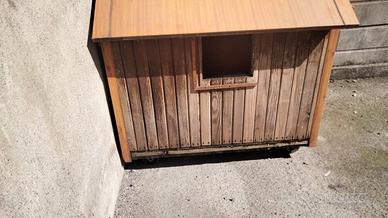 casa artigianale con ruote per cane