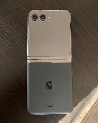 Razr ultrà 40