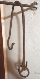 Antico Gancio In Ferro Battuto Per Camino 