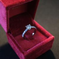 Anello con diamanti 1,14 kt, oro bianco 18 kt