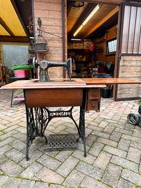 Macchina da cucire singer a scomparsa