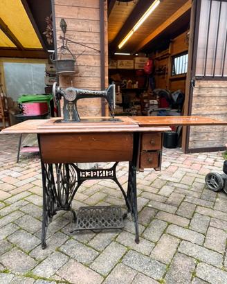 Macchina da cucire singer a scomparsa