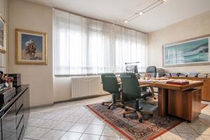 Ampio Studio/Ufficio di 200 mq con Box Auto Doppio