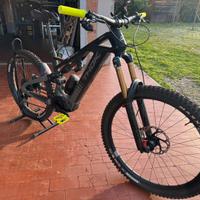 E-Bike THOK top di gamma in carbonio