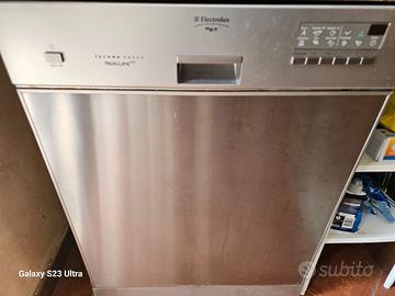 Lavastoviglie  Electrolux XXL incasso