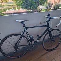 bici da corsa in carbonio